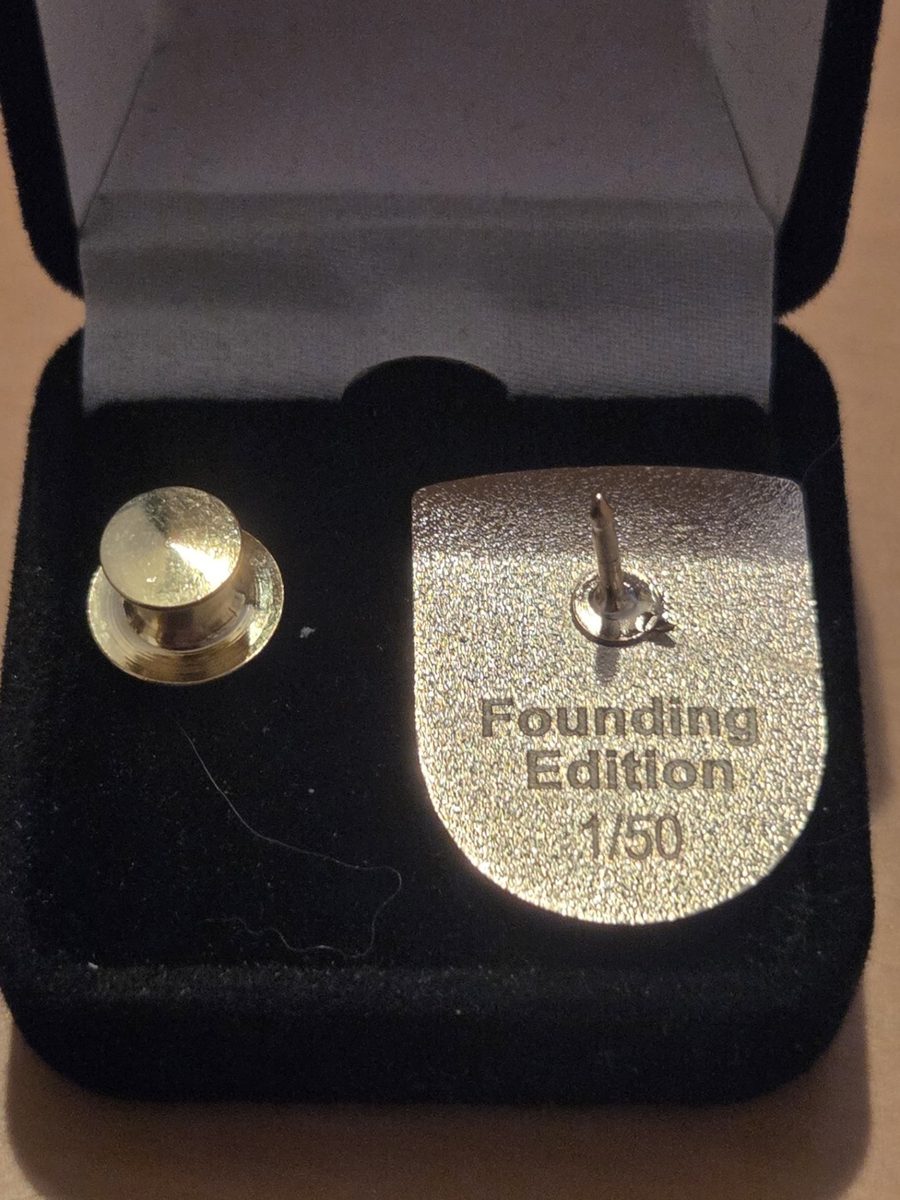 The back of the pin, numbered